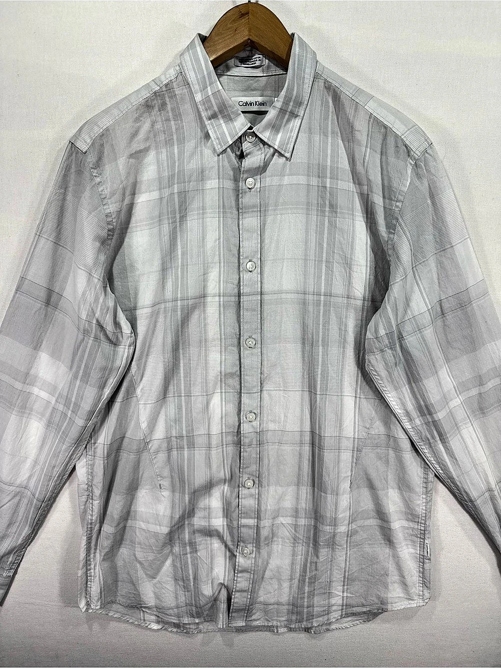Calvin Klein Plaid Cotton Button Down in Gray & White Size Medium